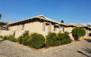 2 Bedroom Townhouse in Ruimsig