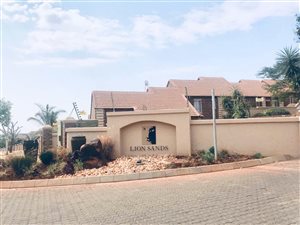 2 Bed Apartment in Mooikloof Ridge