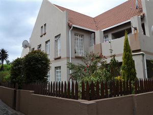 2 Bed Townhouse in Edenglen
