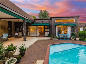 4 Bed House in Kloofendal