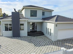 3 Bed House in West Beach