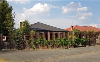3 Bedroom House in Rewlatch