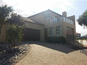 3 Bed House in Hartenbos Heuwels