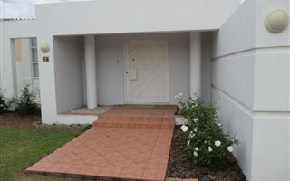 4 Bedroom House in Hartenbos