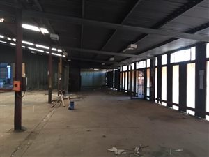 1750 m² Industrial space in Vulcania