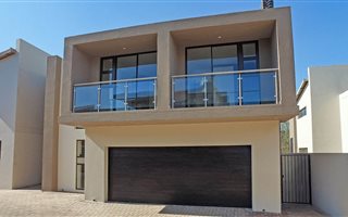 4 Bedroom Cluster in Edenburg