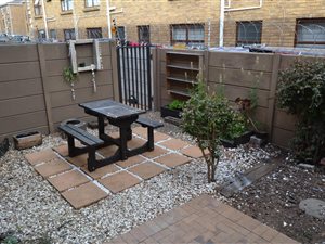 2 Bed Apartment in Ferndale