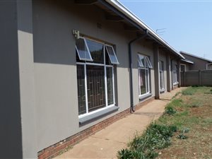 3 Bed House in Vanderbijlpark CE5