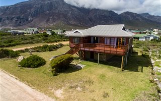 3 Bedroom House in Bettys Bay