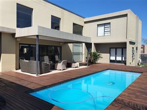 8 Bed House in Needwood