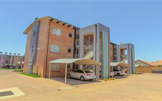 2 Bedroom Townhouse in Montana Park
