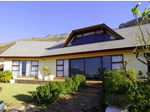4 Bedroom House in Mountainside
