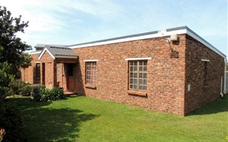 2 Bedroom House in Bettys Bay
