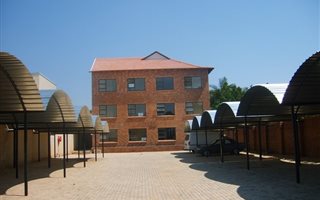 2 Bedroom Flat in Pretoria North