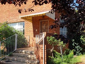 3 Bed Townhouse in Heuwelsig