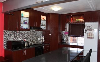 2 Bedroom Duet in Grobler Park