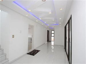 6 Bed Cluster in Bedfordview
