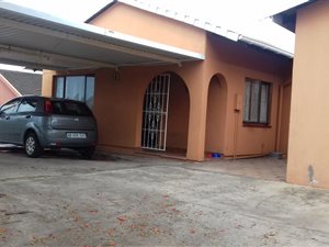 3 Bedroom House in Centenary Park