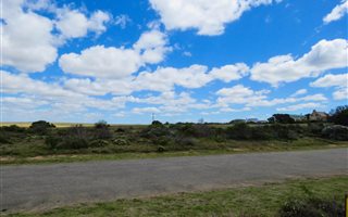 675 m² Land available in Boggomsbaai