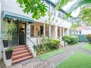 916 m² Commercial space in Glenwood
