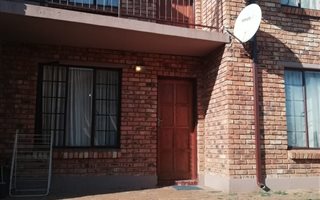 2 Bedroom Townhouse in Chloorkop