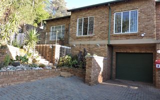 3 Bedroom Townhouse in Roodepoort Central