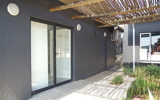 40 m² Retail Space in Parkhurst