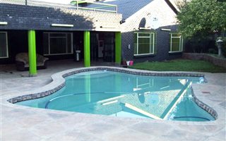 5 Bedroom House in Golf Park