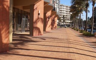285 m² Retail Space in Point Waterfront
