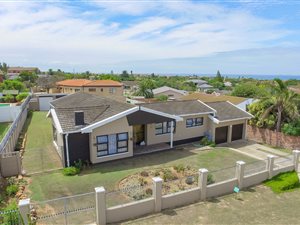 4 Bed House in Bluewater Bay