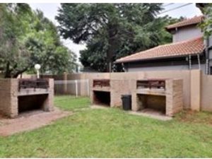 2 Bed Apartment in Lakefield