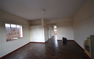 1 Bedroom Apartment in Rosettenville