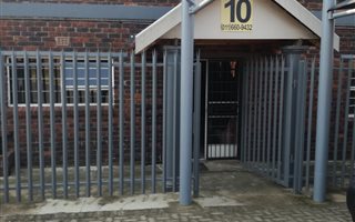 1400 m² Industrial space in Boltonia