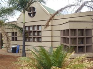 3 Bed Apartment in Flora Park
