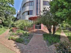 3 Bed Apartment in Kenilworth Upper
