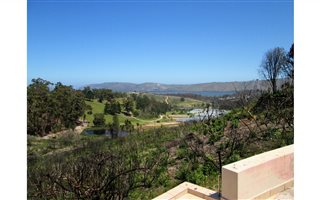 4091 m² Land available in Eastford Ridge