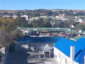 Bachelor apartment in Grahamstown Central