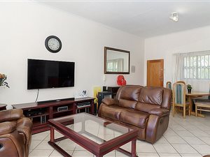 3 Bed Apartment in Country View