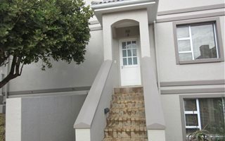 2 Bedroom Cluster in Pinnacle Point Golf Estate