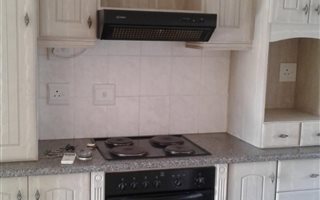 2 Bedroom Townhouse in Langenhoven Park