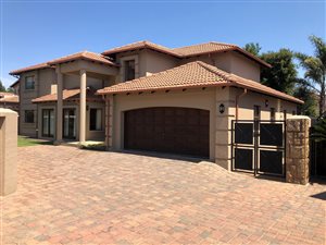 4 Bed Cluster in Lakefield