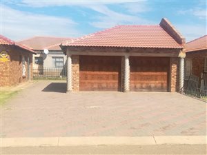 3 Bed House in Karen Park
