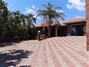 2 m² Farm in Donkerhoek AH