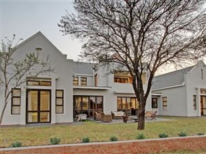 4 Bed House in Waterlake Farm