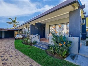 4 Bed House in Gordons Bay Central