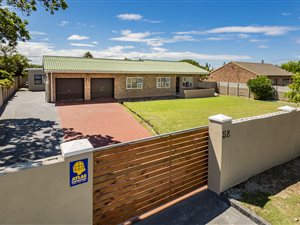 3 Bed House in Greenshields Park
