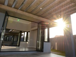 3 Bed Simplex in Lombardy Estate