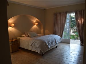 6 Bed House in Waterkloof Ridge