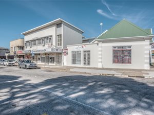 867 m² Commercial space in Mount Croix