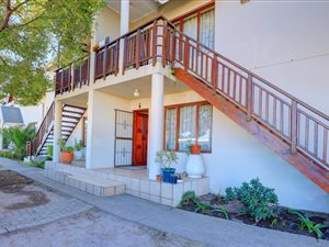 3 Bed Apartment in George South